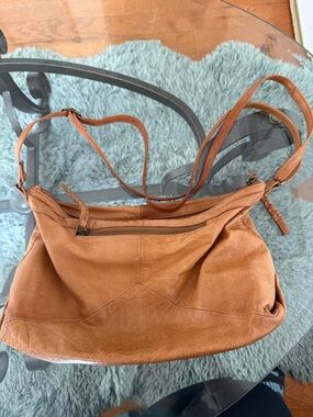 Classic Leather Crossbody Bag in Tan